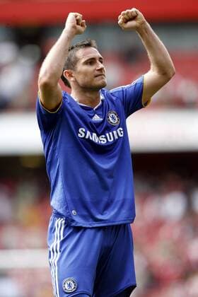 Frank Lampard (Chelsea) - Schlussjubel - EDITORIAL USE ONLY. No use with unauthorised audio, video, data, fixture lists, club league logos or live services. Online in-match use limited to 120 images, no video emulation. No use in betting, games or single club league player publications. Fußball Herren English Premier League 2008 2009, 1. Liga, Chelsea FC London Einzelbild London Freude,