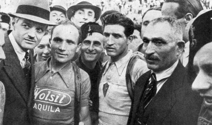 Gino Bartali (Italien, Mitte) - Gesamtsieger des Giro d Italia 1937 -  Radsport Herren Giro d Italia 1937, dItalia, Straßenradsport, Straße, Rad, Repro, Geschichte, Historie Gruppe