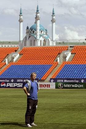 Alexandra Popp (Duisburg) während der Stadionbesichtigung vor dem Kazaner Kreml Fußball EC 1 Damen UEFA Women s Cup 2008 2009, Womens Pokal, Europacup, Frauen, Frauenfußball, Finale, Vdig Totale Kasan