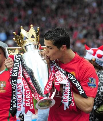 Cristiano Ronaldo (Manchester United) bejubelt die englische Meisterschaft 2009 - EDITORIAL USE ONLY. No use with unauthorised audio, video, data, fixture lists, club league logos or live services. Online in-match use limited to 120 images, no video emulation. No use in betting, games or single club league player publications. Fußball Herren English Premier League 2008 2009, 1. Englische Liga, ManU, Manchester United Einzelbild Manchester Freude,