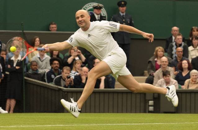 Andre Agassi (USA) anlässlich der Einweihung des neuen Daches in Wimbledon -  (LON2009051710) Tennis Einweihung 2009 Einzelbild Wimbledon London Dynamik,