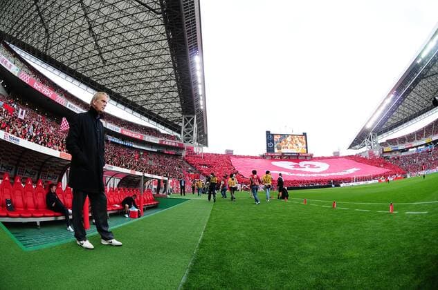 Trainer Volker Finke (Urawa Red Diamonds) im Saitama Stadium -  (2009051815013091) Fußball Herren J League 2009, Jleague, Division One, 1. Japanische Liga, Urawa Red Diamonds, Reds Totale Saitama Stadium Saitama