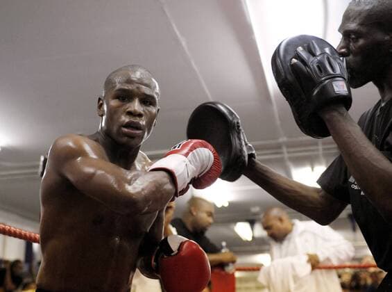 Floyd Mayweather Jr. (USA, li.) -  Boxen Herren Boxsport 2009, Profiboxen, Gruppe London