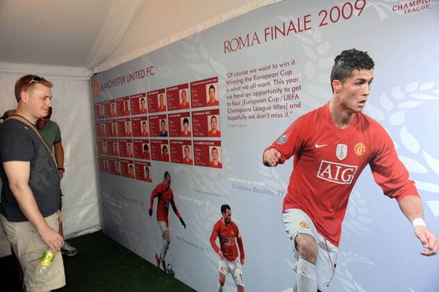Transparent von Cristiano Ronaldo (Manchester United) und seinem Team vor dem Champions League Finale 2009 in Rom - (AS09052312) Fußball EC 1 Herren Champions League Festival 2008 2009, Finale Einzelbild o0 Eröffnung Rom