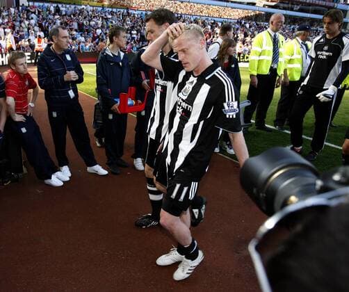 Damien Duff (Newcastle) enttäuscht ob des Abstiegs 2009 - EDITORIAL USE ONLY. No use with unauthorised audio, video, data, fixture lists, club league logos or live services. Online in-match use limited to 120 images, no video emulation. No use in betting, games or single club league player publications. Fußball Herren English Premier League 2008 2009, 1. Englische Liga, United Gruppe Birmingham Enttäuschung,