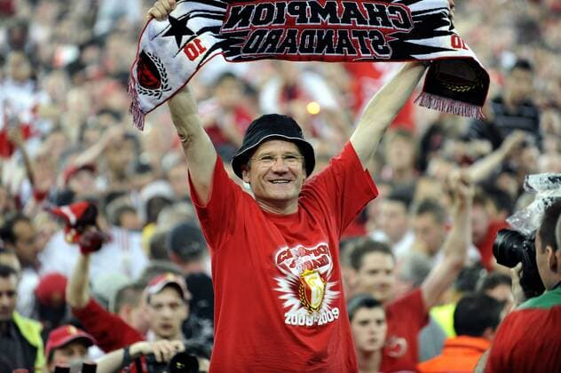 Trainer Laszlo Bölöni (Standard Lüttich) bejubelt die belgische Meisterschaft -  Fußball Herren Jupiler League 2008 2009, 1. Liga, Standard Liege, Lüttich Einzelbild Lüttich Freude, Komik,