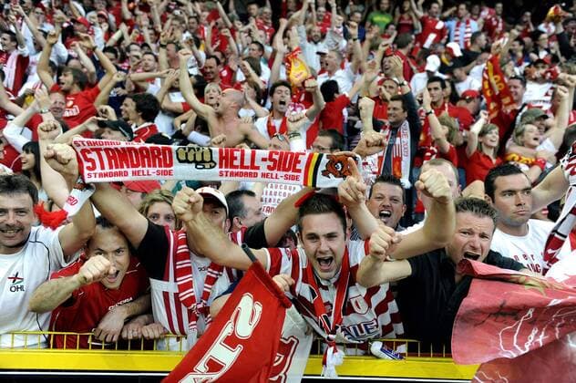 Fans von Standard Lüttich bejubeln die belgische Meisterschaft -  Fußball Herren Jupiler League 2008 2009, 1. Liga, Standard Liege Totale Lüttich Freude, Begeisterung,