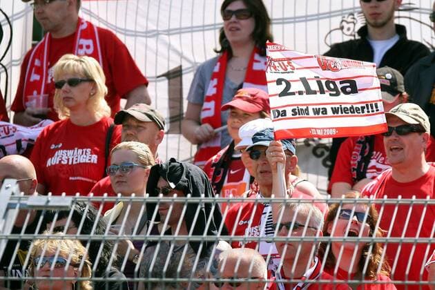 2. Liga, da sind wa wieder!! - Union Berlin Fans melden sich nach erfolgreichem Aufstieg zurück in der 2. Bundesliga Fußball Herren 3. Liga 2008 2009, 1. FC Union Berlin Totale Emden