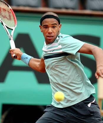 Josselin Ouanna (Frankreich) -  Tennis Herren French Open 2009, Grand Slam, ATP Tour Einzelbild Roland Garros Paris Dynamik,