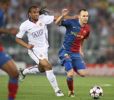 Andres Iniesta (FC Barcelona, re.) gegen Anderson (Manchester United) -  Fußball EC 1 Herren Champions League Finale 2008 2009, FC Barcelona - Manchester United, ManU, Barca Gruppe Rom Dynamik,