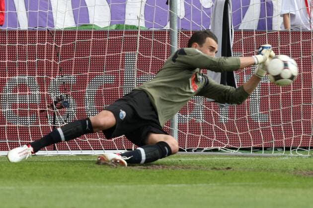 Torwart Kasper Jensen (Paderborn) hält einen Elfmeter Fußball 2. BL Herren Saison 2008 2009, Relegation, Relegationsspiel, SC Paderborn 07 Einzelbild Osnabrück Dynamik, Abwehr,
