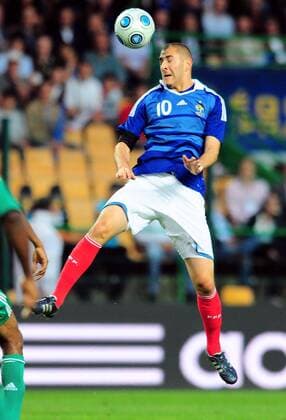 Karim Benzema (Frankreich) -  Fußball Länderspiel Herren Freundschaftsspiel 2009, Test, Testspiel, Nationalmannschaft, Nationaltrikot, Frankreich Einzelbild St. Etienne Dynamik,