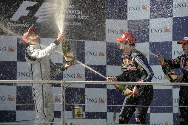 Jenson Button (England Brawn GP, li.) gewinnt den GP der Türkei 2009 vor Mark Webber (Australien, Mitte) und Sebastian Vettel (Deutschland beide Red Bull) Motorsport Grand Prix Herren Großer Preis der Türkei 2009, Formel 1 Weltmeisterschaft, F1, F, GP, WM Gruppe Istanbul Freude,