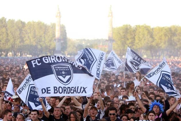 Fans von Girondins Bordeaux beim Public Viewing auf dem Place des Quinconces -  (pan32242) Fußball Herren Ligue 1 2008 2009, 1. Französische Liga, Girondins de Bordeaux Totale Place des Quinconces Bordeaux