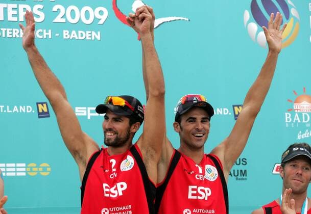 Adrian Gavira Collado (li.) und Pablo Herrera (beide Spanien) - Sieger bei den Austrian Masters 2009 -  Beachvolleyball Herren Austrian Masters 2009, European Championship Tour, Beach Gruppe Baden Freude,