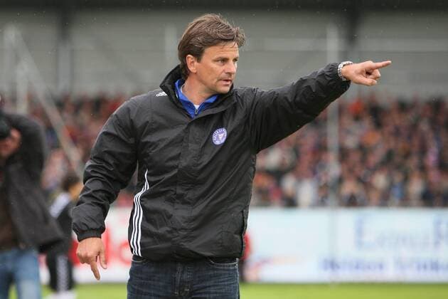 Trainer Falko Götz (Kiel) gibt Anweisungen Fußball Herren Regionalliga Nord 2008 2009, Holstein Kiel Einzelbild Kiel