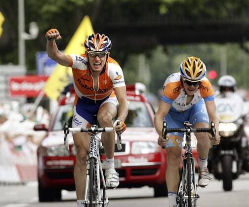 Stef Clement (Niederlande Rabobank, li.) gewinnt vor Timothy Duggan (USA Garmin Slipstream) die 8. Etappe des Criterium du Dauphine Libere 2009 Radsport Herren Criterium du Dauphine Libere 2009, Straße, Rad, Straßenradsport, Vdig o0 ProTour Gruppe 8. Etappe: Faverges - Grenoble Freude,