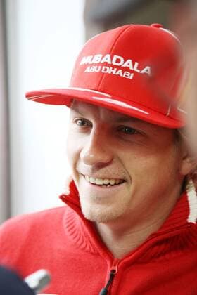 Kimi Räikkönen (Finnland Ferrari) gut gelaunt Motorsport Grand Prix Herren Großer Preis von Großbritannien 2009, Formel 1 WM, F1, F, GP Porträt Silverstone Freude,