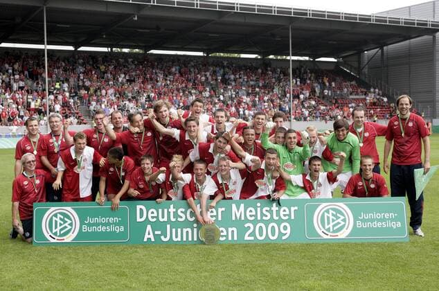 Mainz U19 ist deutscher A Junioren Meister 2009 Fußball Herren A Junioren Bundesliga 2008 2009, U19, U 19, Finale FSV Mainz 05 Totale o0 Jugend Mainz Freude, Begeisterung,