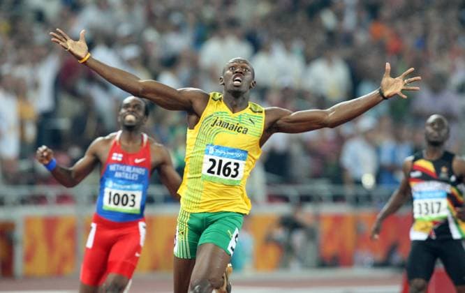 Usain Bolt (Japan) - Olympiasieger über 200m bei den Olympischen Spielen 2008 in Peking Leichtathletik OS Sommer Herren Olympische Spiele Peking 2008, Sommerspiele, 200m Einzelbild Peking Freude, Begeisterung,