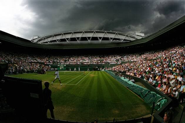 Dach des Center Courts der All England Championships 2009 wird geschlossen Tennis Herren All England Championships 2009, Grand Slam, ATP Tour Totale Wimbledon o0 dunkle Regenwolke London