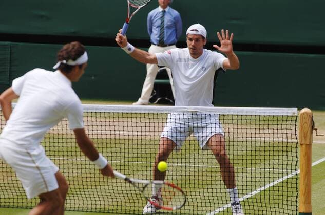 Thomas Haas (Deutschland, re.) gegen Roger Federer (Schweiz) -  Tennis Herren All England Championships 2009, Grand Slam, ATP Tour, Halbfinale Gruppe Wimbledon London Dynamik, Abwehr,