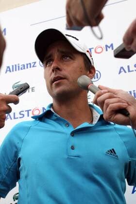 Rafael Echenique (Argentinien) im Interview -  Golf Herren Open de France 2009 ALSTOM, PGA European Tour Gruppe Saint Quentin en Yvelines Paris Nachdenklichkeit,