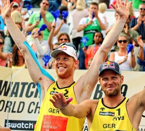 Julius Brink (re.) und Jonas Reckermann (beide Deutschland) sind Weltmeister 2009 -  Beachvolleyball WM Herren Beach WM 2009, Finale Gruppe Stavanger Begeisterung, Freude,