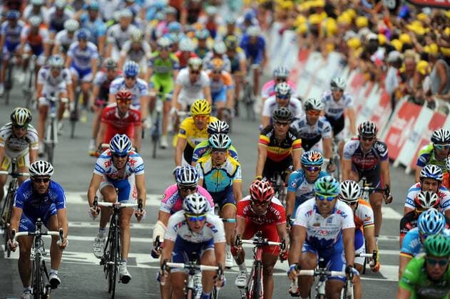 Zielankunft auf der 5. Etappe der Tour de France 2009, mit Andreas Klöden (Deutschland Astana, Mitte) -  Radsport Herren Tour de France 2009, Straßenradsport, Straße, Rad Totale dAgde 5. Etappe: Le Cap d Agde - Perpignan