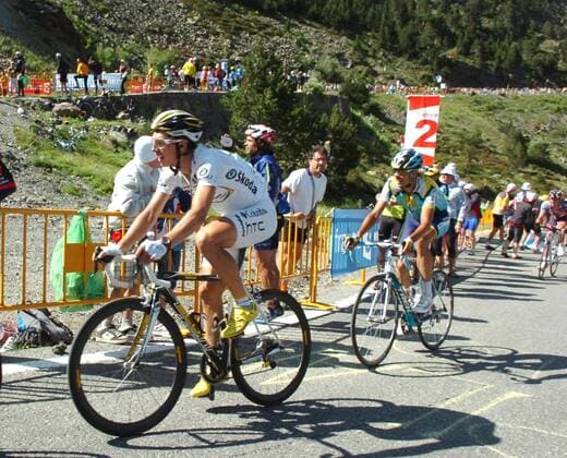 Tony Martin (Columbia High Road, li.) vor Andreas Klöden (beide Deutschland Astana) -  Radsport Herren Tour de France 2009, Straßenradsport, Straße, Rad, Vdig Gruppe 7. Etappe: Barcelona - Andorra Arcalis