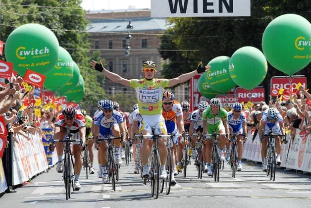 Andre Greipel (Deutschland Columbia High Road, Mitte) gewinnt die 8. Etappe der Tour of Austria 2009 Radsport Herren Tour of Austria 2009, Österreichrundfahrt, Österreich Rundfahrt, Straßenradsport, Straße, Rad, Gruppe 8. Etappe: Podersdorf - Wien Freude,