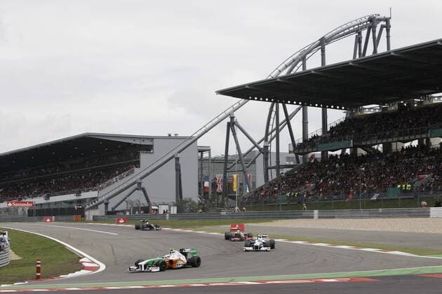 Giancarlo Fisichella (Italien Force India) vor Nick Heidfeld (Deutschland BMW Sauber) Motorsport Grand Prix Herren Großer Preis von Deutschland 2009, Formel 1 Weltmeisterschaft, F1, F, GP, WM Totale Nürburgring Nürburg