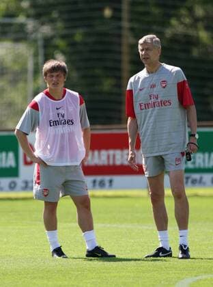 WALTERSDORF, Premier League,, FC Arsenal London, Trainingslager, Training. Bild zeigt Andrey Arshavin und Trainer Arsene Wenger (Arsenal).  o0 England