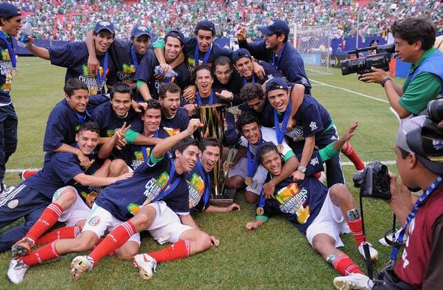 Mexiko gewinnt den CONCACAF Gold Cup 2009 - Fußball Länderspiel Herren CONCACAF Gold Cup 2009, GoldCup, Finale, Nationalteam, Totale New York, NY, N Y Freude,