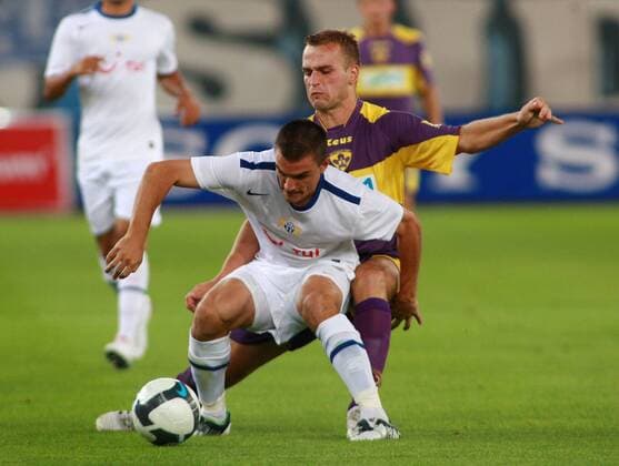 Alain Rochat (FC Zürich, vorn) gegen Dalibor Volas (Maribor) Fußball EC 1 Herren Champions League Quali 2009 2010, FC Zürich - NK Maribor 2:3 Gruppe Zürich Dynamik, 
