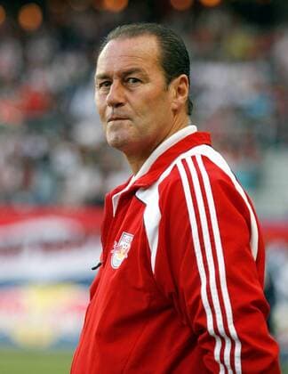 Champions League Qualifikation, Red Bull Salzburg - Trainer Huub Stevens (Salzburg).  o0 FC RedBull, RB, Porträt