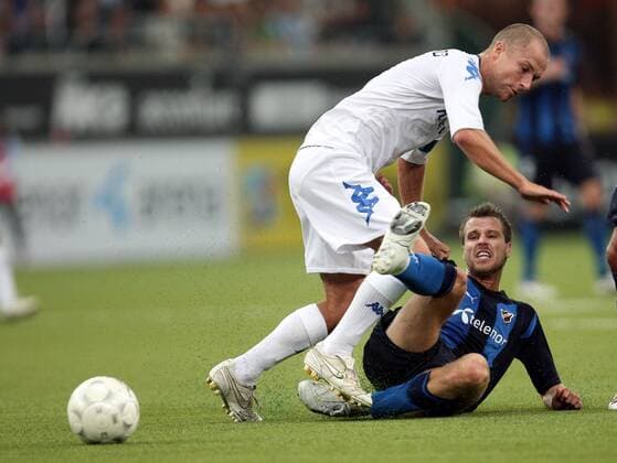 Hjalte Nörregaard (FC Kopenhagen, li.) gegen Pontus Farnerud (Stabaek) -  Fußball EC 1 Herren Champions League Quali 2009 2010, Stabaek IF - FC Kopenhagen 0:0 Gruppe Stabaek Dynamik,