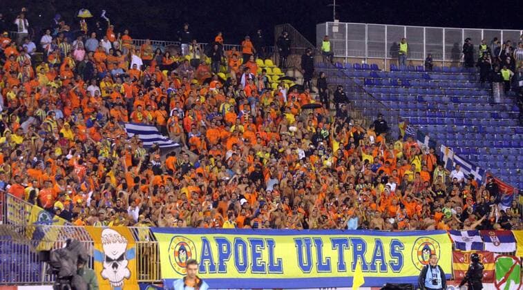 Belgrade, FC Apoel Nikosia Fans :  o0 Totale