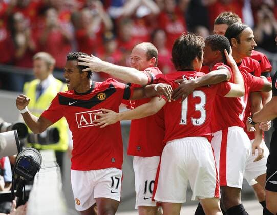 Manchester United s Nani (L) celebrates his goal - Community Shield EDITORIAL USE ONLY. No use with unauthorised audio, video, data, fixture lists, club league logos or live services. Online in-match use limited to 120 images, no video emulation. No use in betting, games or single club league player publications. o0 ManU, Jubel, Freude