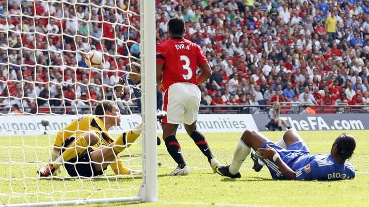 Chelsea s Ricardo Carvalho (3R) scoring his sides equaliser - Community Shield: Chelsea v Manchester United EDITORIAL USE ONLY. No use with unauthorised audio, video, data, fixture lists, club league logos or live services. Online in-match use limited to 120 images, no video emulation. No use in betting, games or single club league player publications. o0 FC - ManU