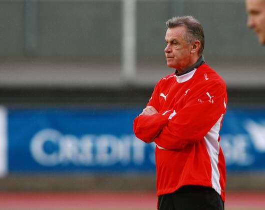 Nationaltrainer Ottmar Hitzfeld (Schweiz) Fußball Herren Nationalteam 2009, Training, Vdig Einzelbild Basel 