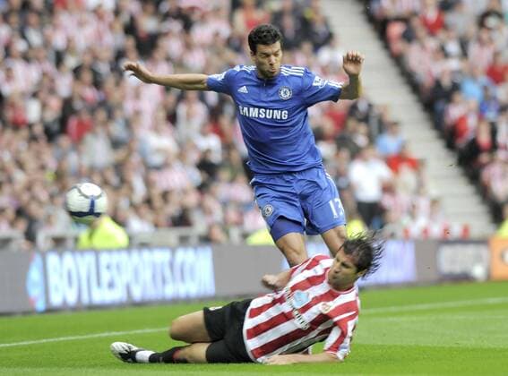 Sunderland s Lorik Cana and Chelsea s Michael Ballack. (top) EDITORIAL USE ONLY. No use with unauthorised audio, video, data, fixture lists, club league logos or live services. Online in-match use limited to 120 images, no video emulation. No use in betting, games or single club league player publications. o0 FC - London