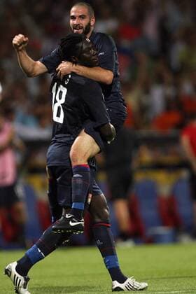 Lisandro Lopez (re.) et Bafetimbi Gomis (Olympique Lyonnais, Lyon, OL) - EddyxLEMAISTRE  o0 Jubel, Qualifikation, Freude