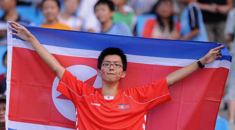 Nordkorea Fan mit Fahne  o0 Korea Fahne, Nationalfahne