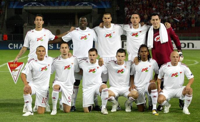 25.08.2009 Budapest Debreceni VSC Quali champions league Debreceni VSC team from left to right up: Leandro, Adamo Coulibaly, Adam Komlosi, Norbert Meszaros and Vukasin Poleksic. Down from left to right: Laszlo Bodnar, Peter Szakaly, Peter Czvitkovics, Gergely Rudolf, Luis Ramos and Jozsef Varga 