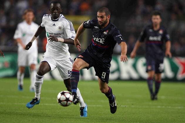 RSC Anderlecht - Olympique Lyon- Lisandro Lopez (Lyon, r.) et Bakary Sare (Anderlecht) EddyLEMAISTRE 