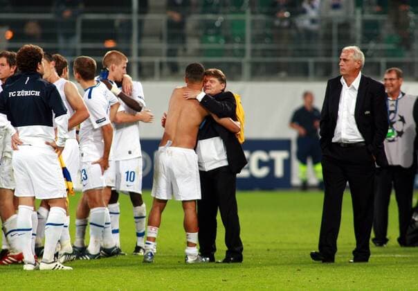 Trainer Bernard Challandes (re.) und Präsident Ancillo Canepa (beide FC Zürich) - Schlußjubel Fußball EC 1 Herren Champions League Quali 2009 2010, Playoffs, Playoff, Play Offs, Off Gruppe Zürich Freude, 
