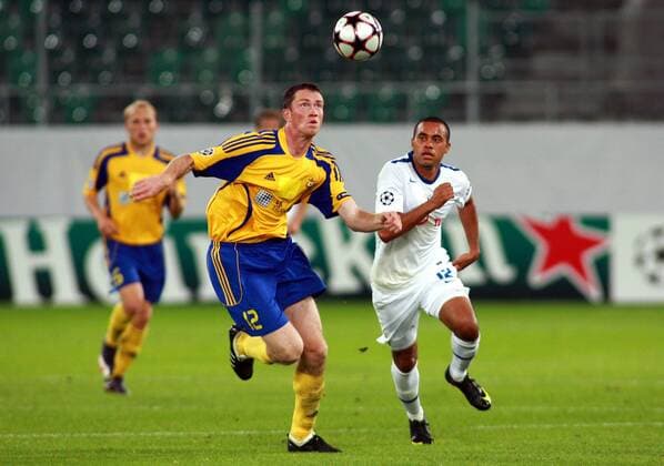 Igors Savcenkovs (Ventspils, li.) gegen Alexandre Alphonse (FC Zürich) Fußball EC 1 Herren UEFA Champions League Quali 2009 2010, Playoffs, Playoff, Play Offs, Off, Gruppe Zürich Dynamik, 