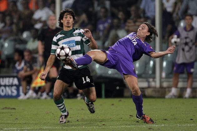 Riccardo Montolivo (AC Florenz ACF Fiorentina) (R) gegen Matias Fernandez (Sporting Lissabon) 