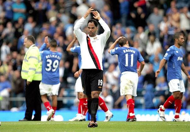 Joleon Lescott of Manchester City applauds the fans after his side s win Barclays Premier League Portsmouth v Manchester City 30th August, 2009 EDITORIAL USE ONLY. No use with unauthorised audio, video, data, fixture lists, club league logos or live services. Online in-match use limited to 120 images, no video emulation. No use in betting, games or single club league player publications.